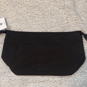 NWT Black Athleta all about medium cosmetic pouch  Bag